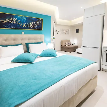 The Window Frame Studio - Easy Access To The Acropolis & Athens City Center-2