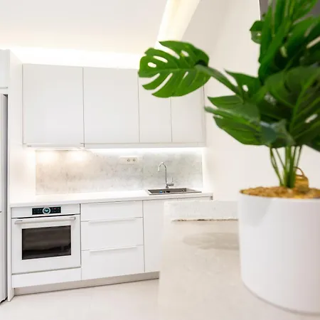 The Window Frame Studio - Easy Access To The Acropolis & Athens City Center-2
